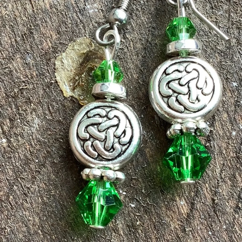 Round Celtic Knots. - Picture 1 of 2